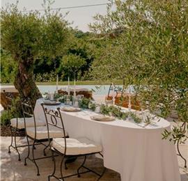  4 Bedroom Villa with Infinity Pool near Rovinj, Istria, Sleeps 8